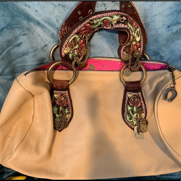 Betsey Johnson Tan Barrel Handbag - Picture 3 of 6